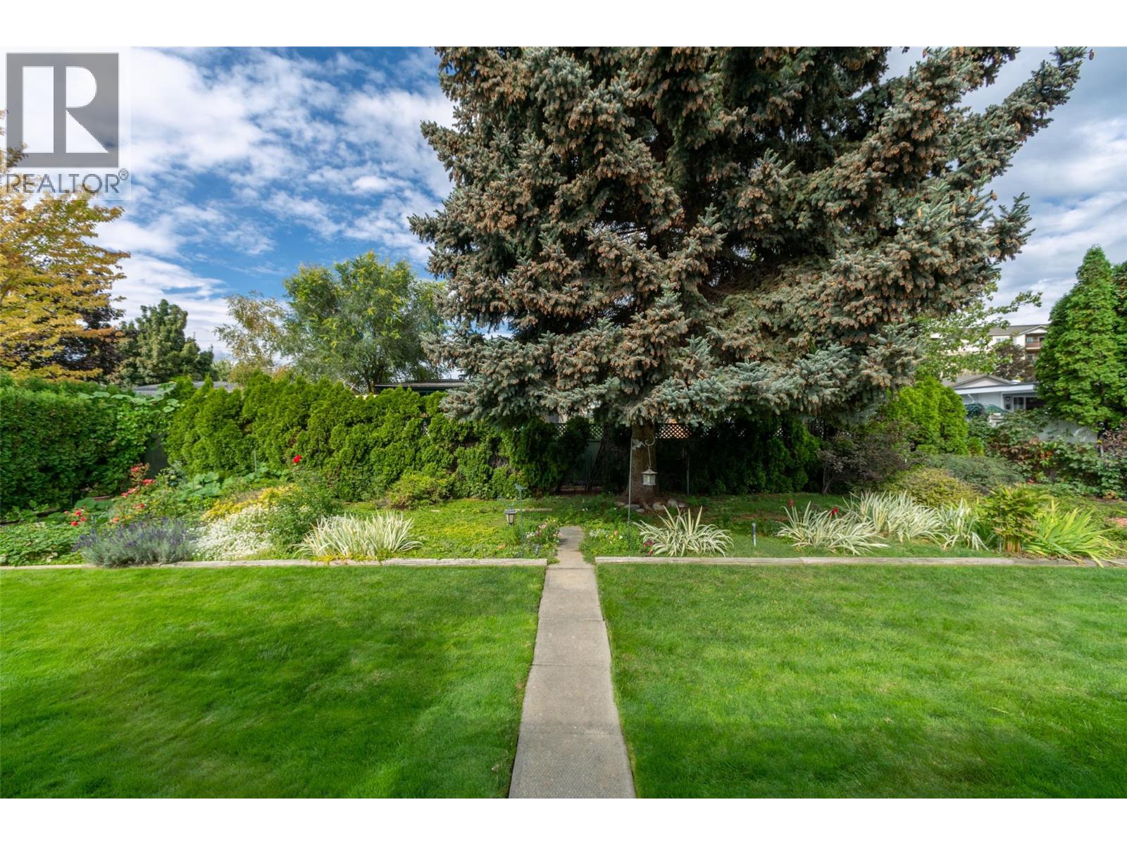 780 Dundee Road, Kelowna