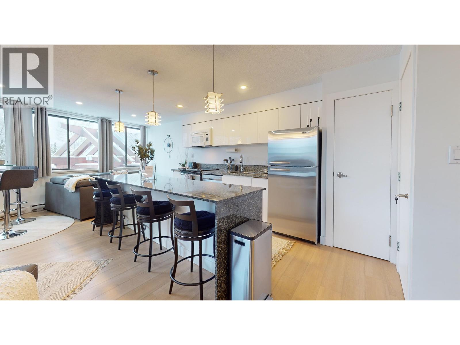 301 4111 GOLFERS APPROACH, Whistler