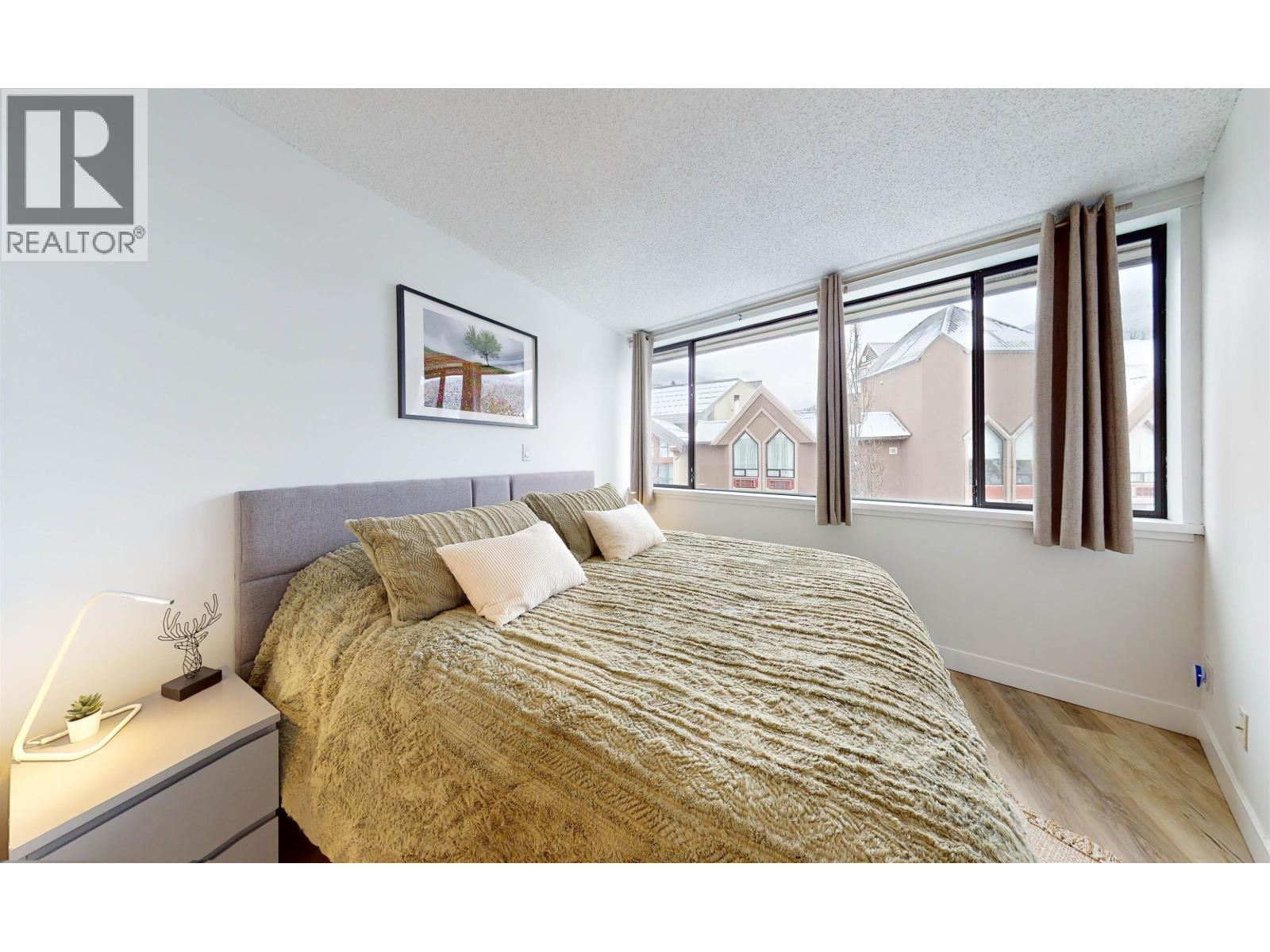 301 4111 GOLFERS APPROACH, Whistler