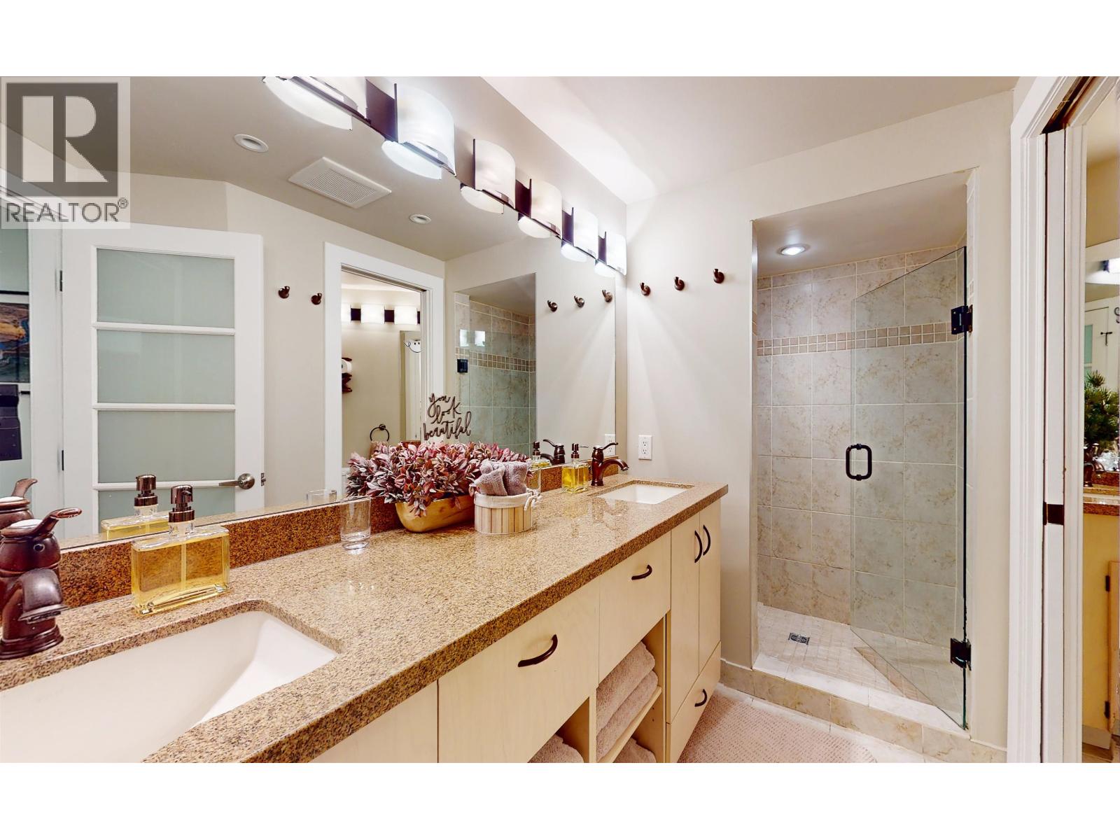 301 4111 GOLFERS APPROACH, Whistler