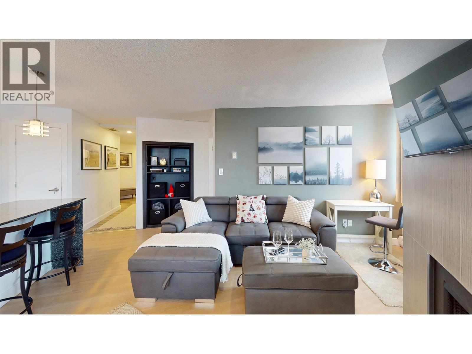 301 4111 GOLFERS APPROACH, Whistler