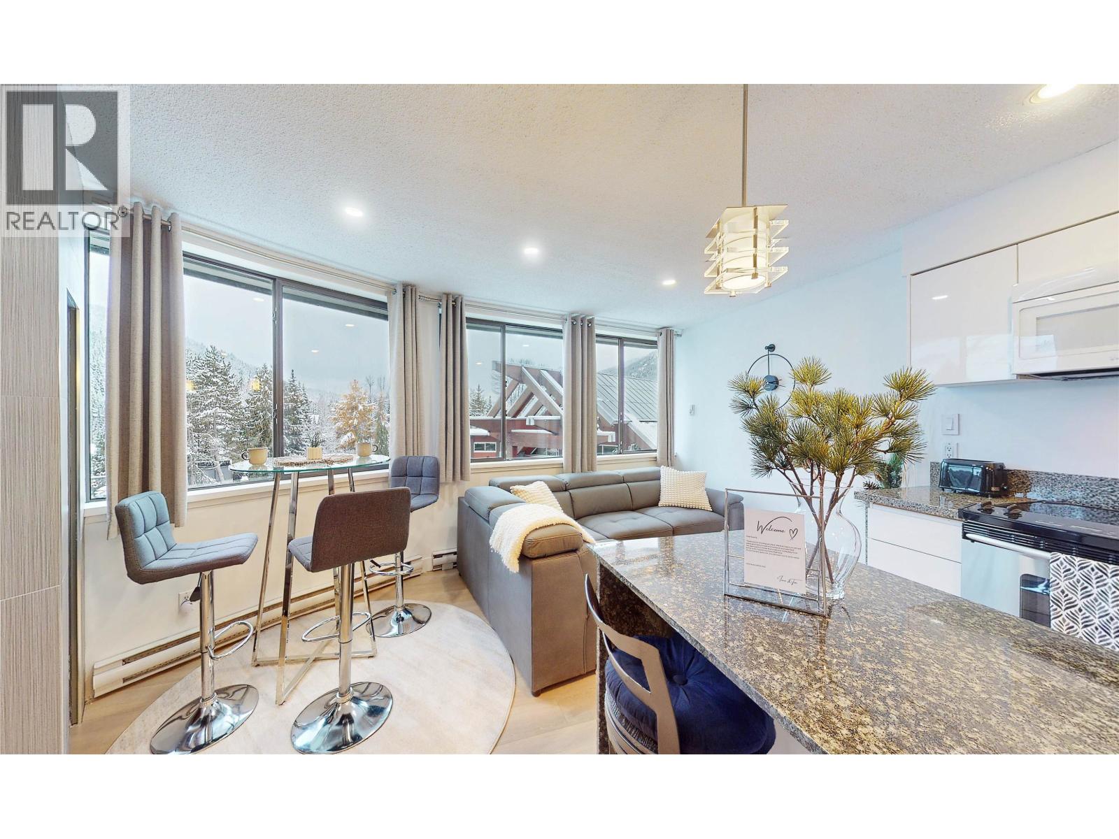 301 4111 GOLFERS APPROACH, Whistler