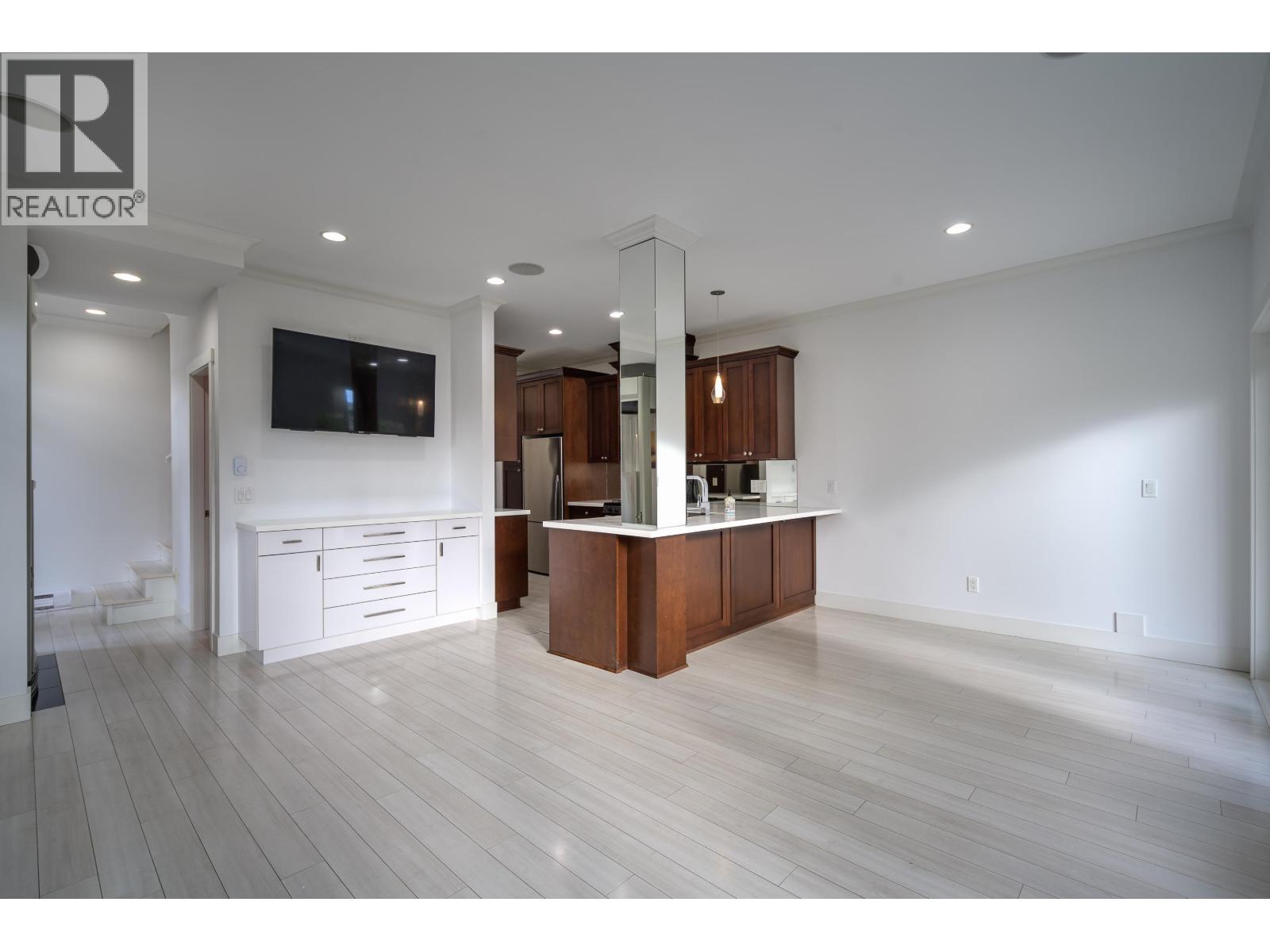 #9-4780 55B Street, Delta