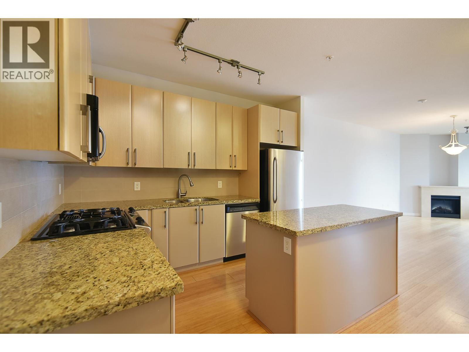 233 5160 DAVIS BAY ROAD, Sechelt