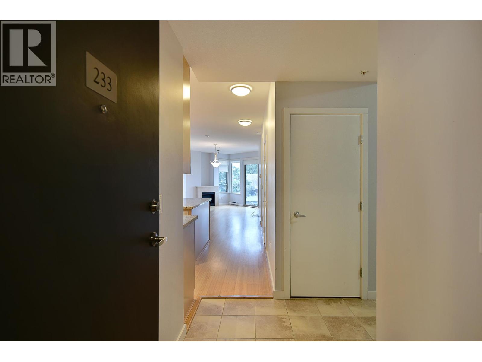 233 5160 DAVIS BAY ROAD, Sechelt