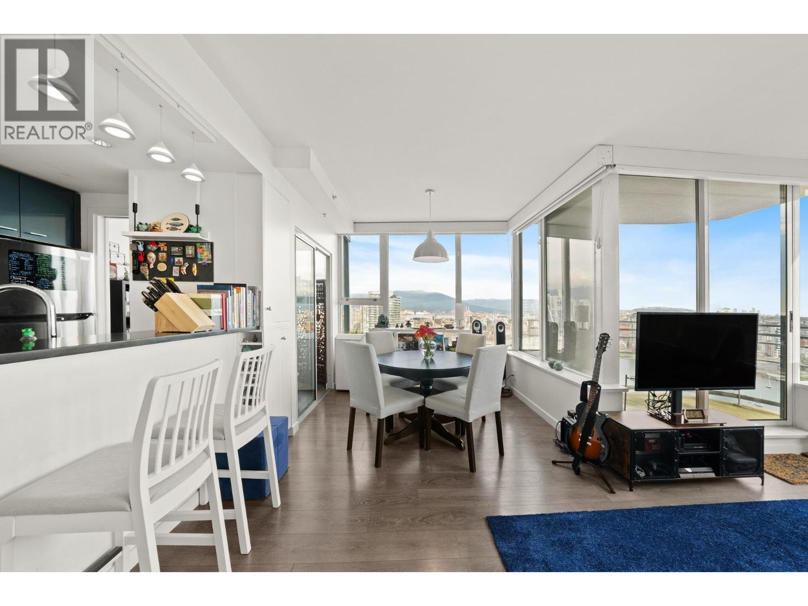 3302 33 SMITHE Street - photo 2