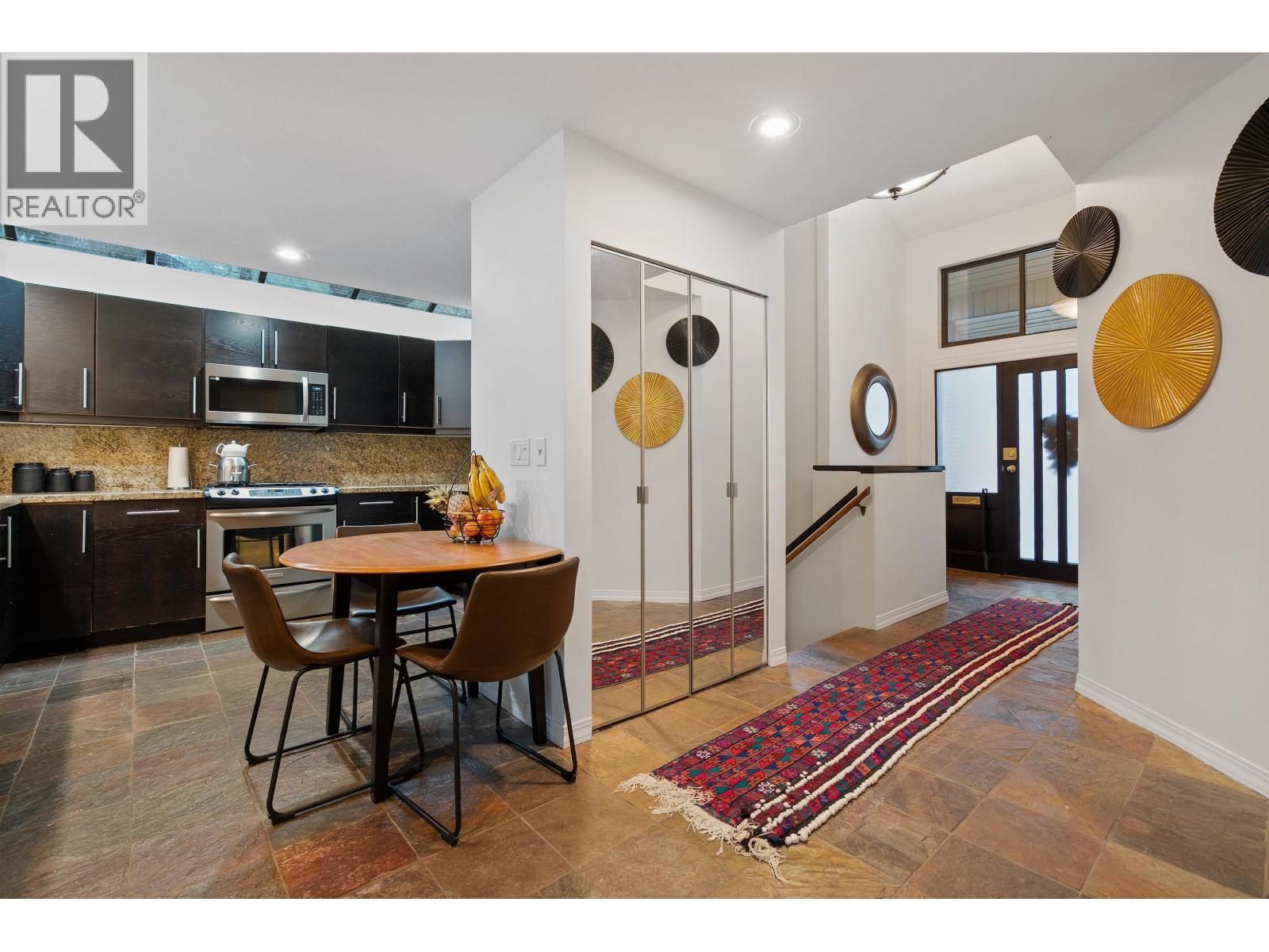 5625 EAGLE COURT, North Vancouver