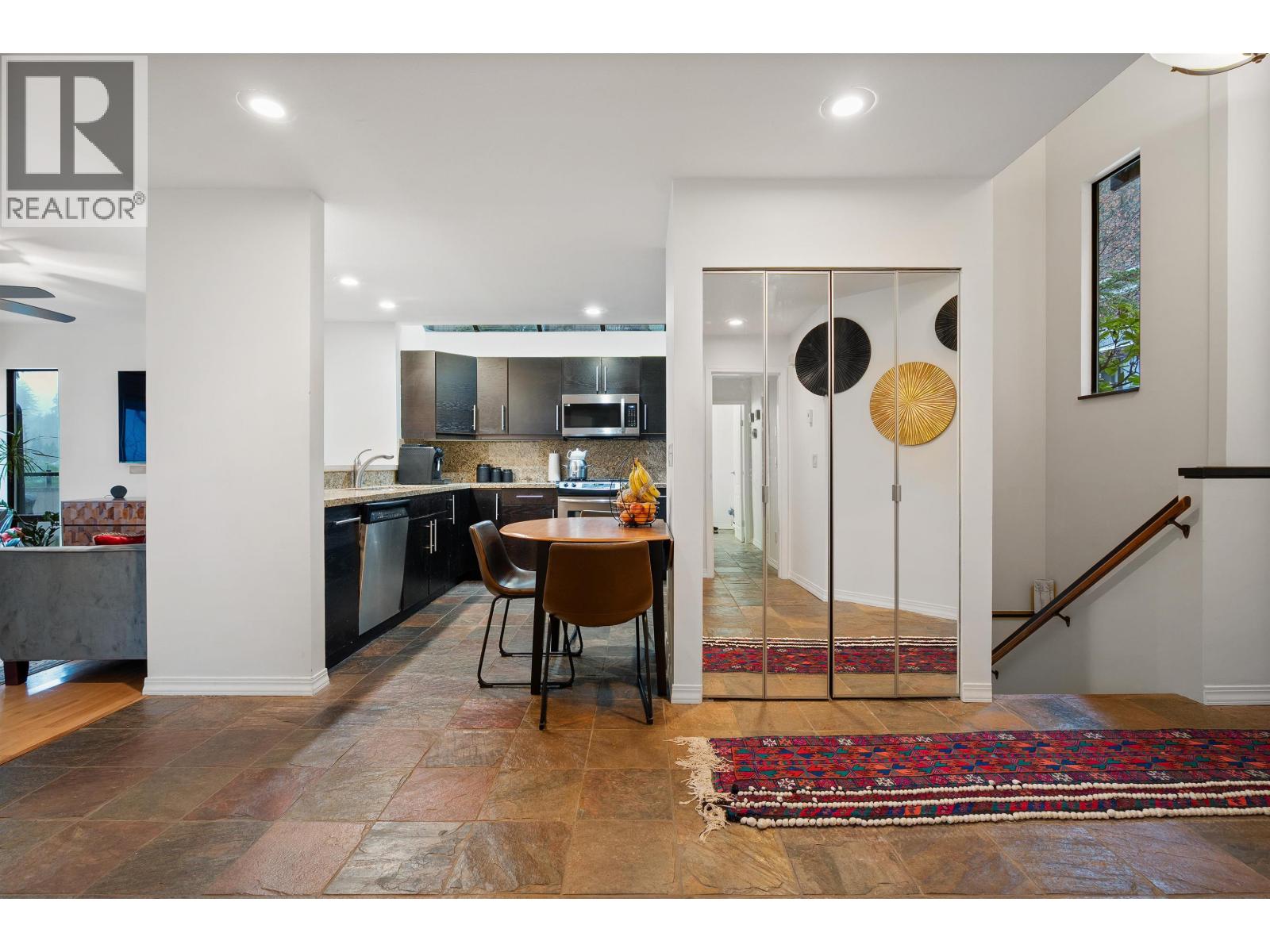 5625 EAGLE COURT, North Vancouver