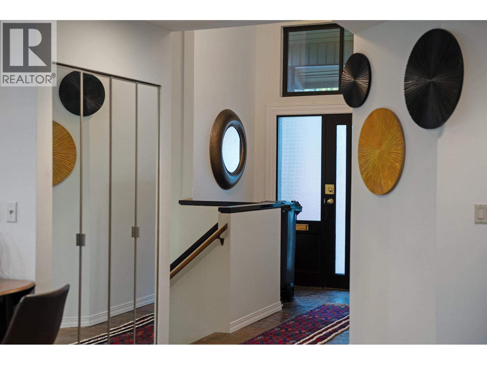 5625 EAGLE COURT, North Vancouver