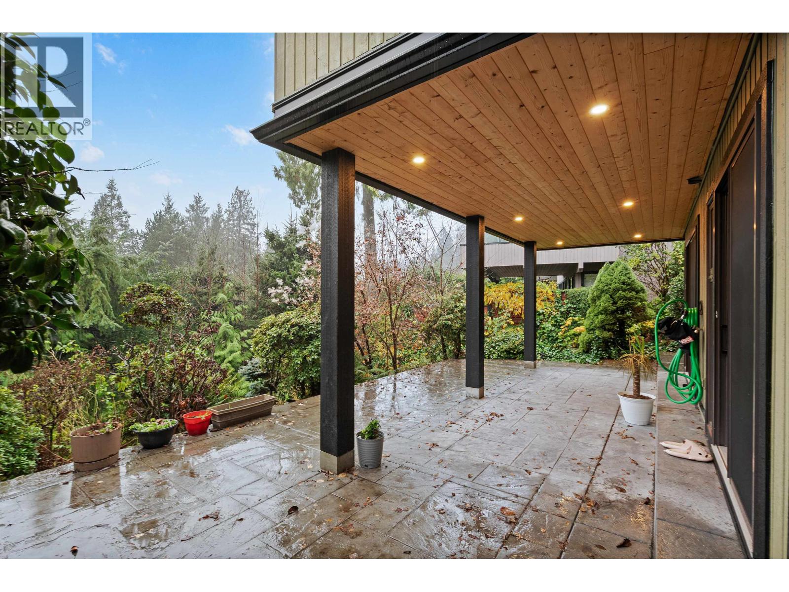 5625 EAGLE COURT, North Vancouver