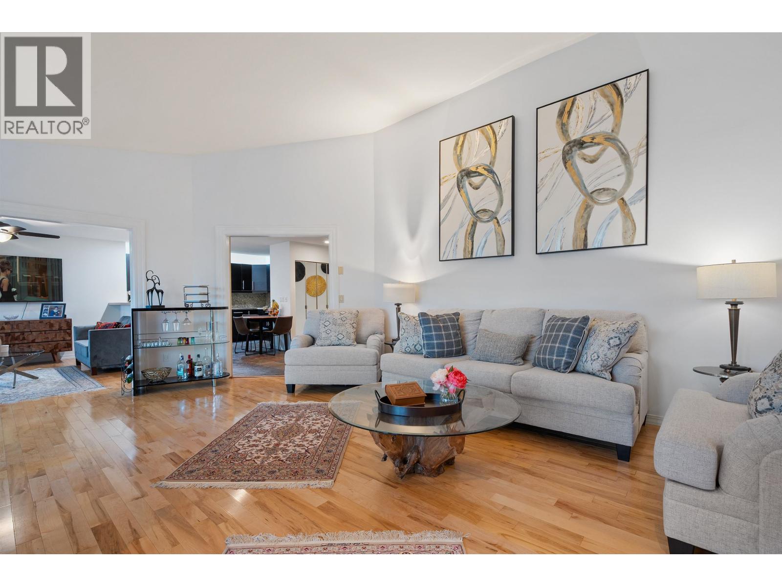 5625 EAGLE COURT, North Vancouver