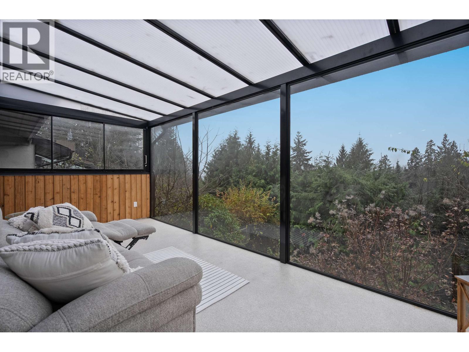 5625 EAGLE COURT, North Vancouver