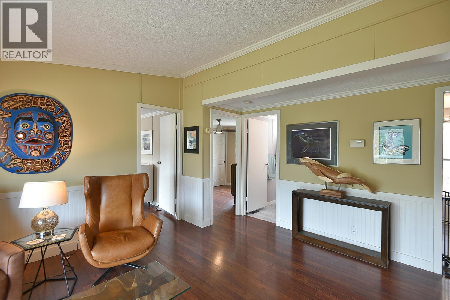 5987 HARBOUR WAY, Sechelt