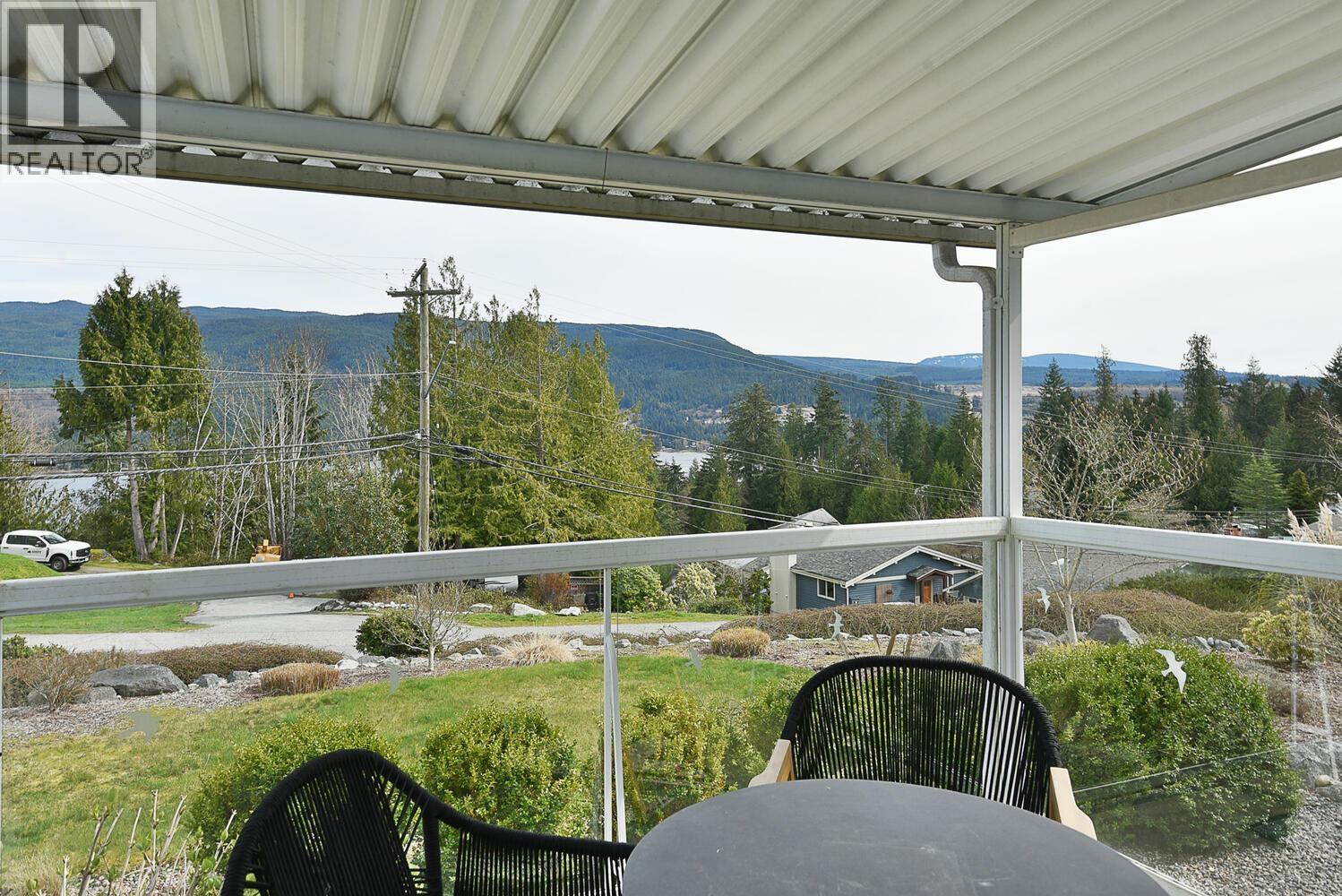 5987 HARBOUR WAY, Sechelt