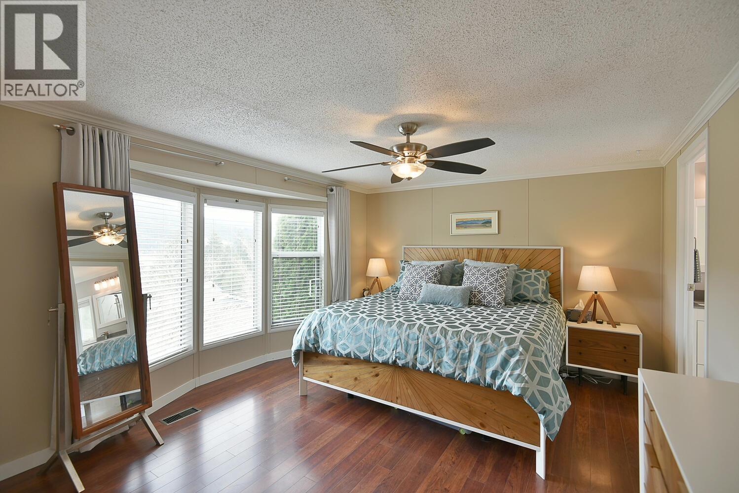 5987 HARBOUR WAY, Sechelt