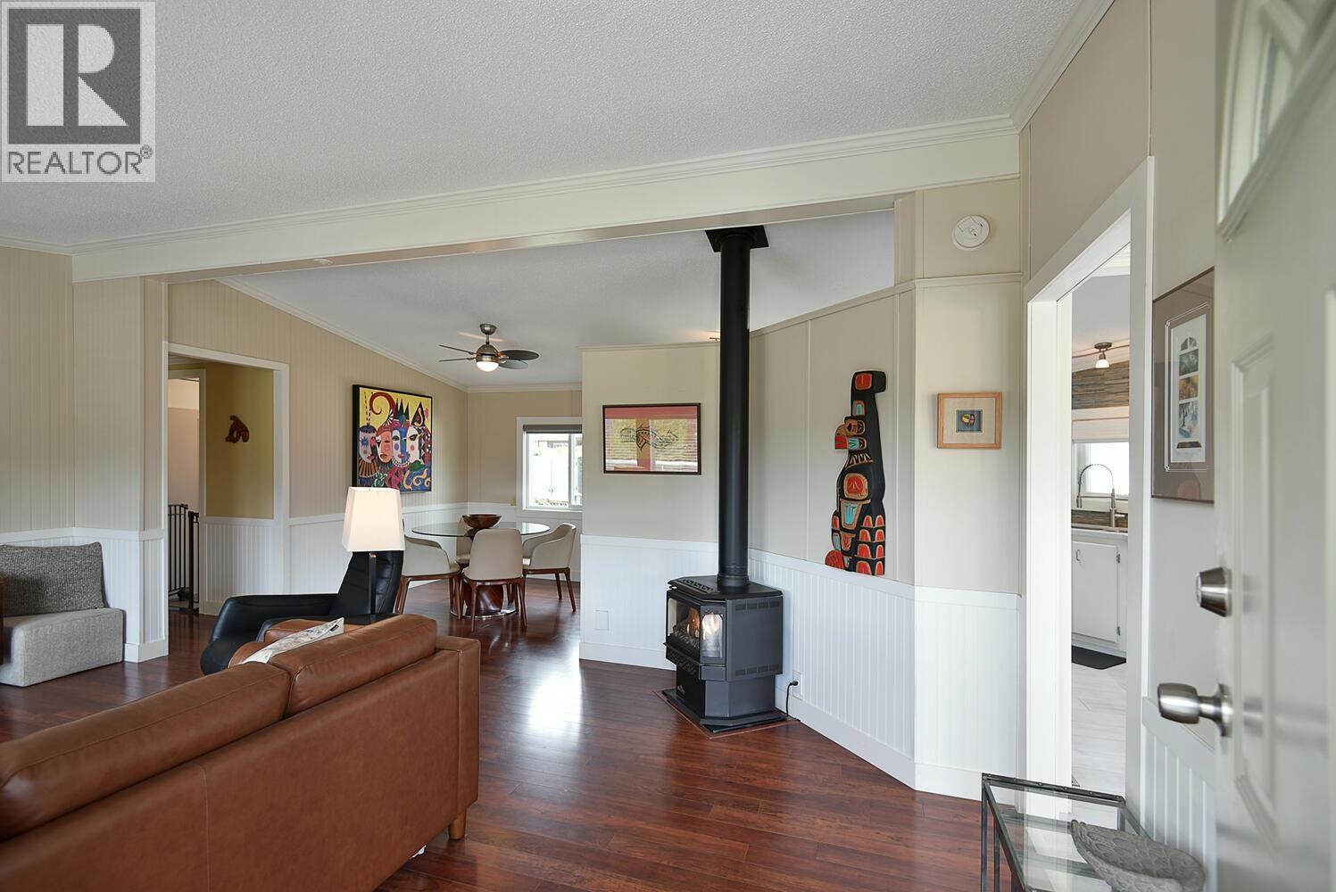 5987 HARBOUR WAY, Sechelt