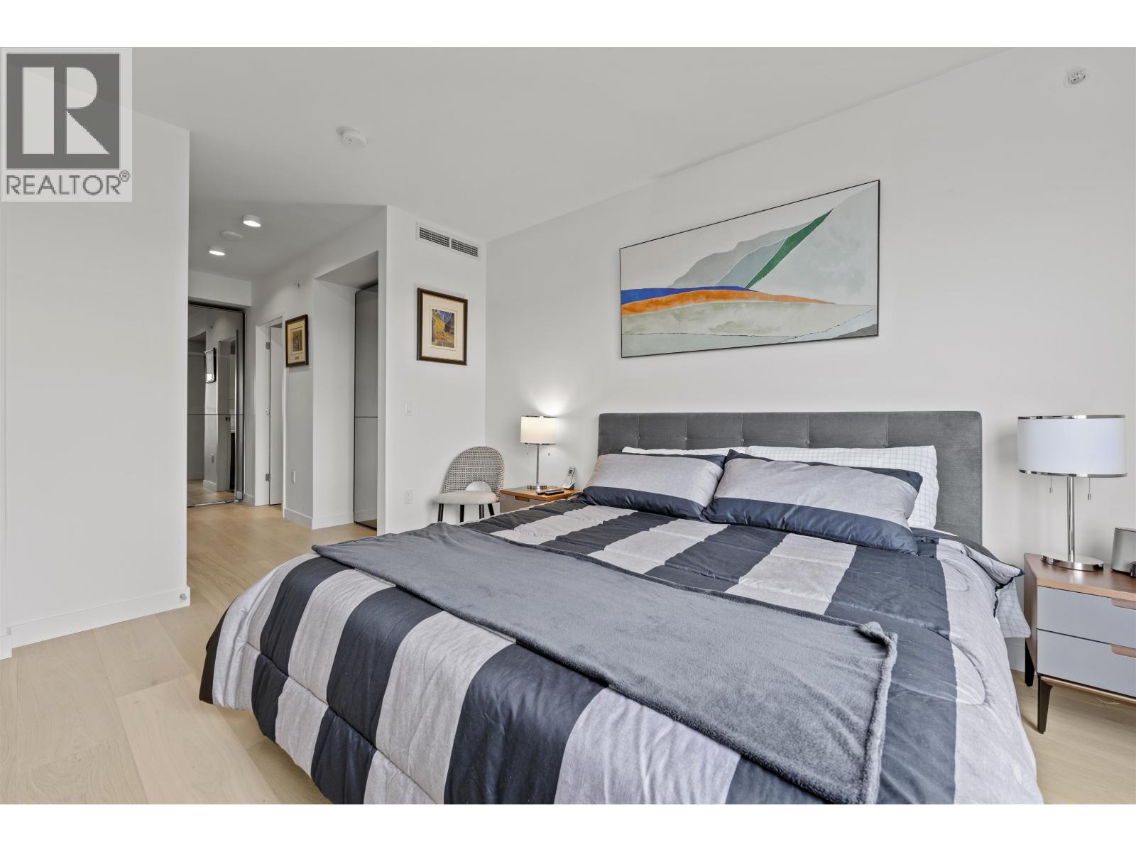 2 Bed, 3 Bath House for Rent in Vancouver – 4X10 1289 HORNBY STREET, Vancouver - Image 10