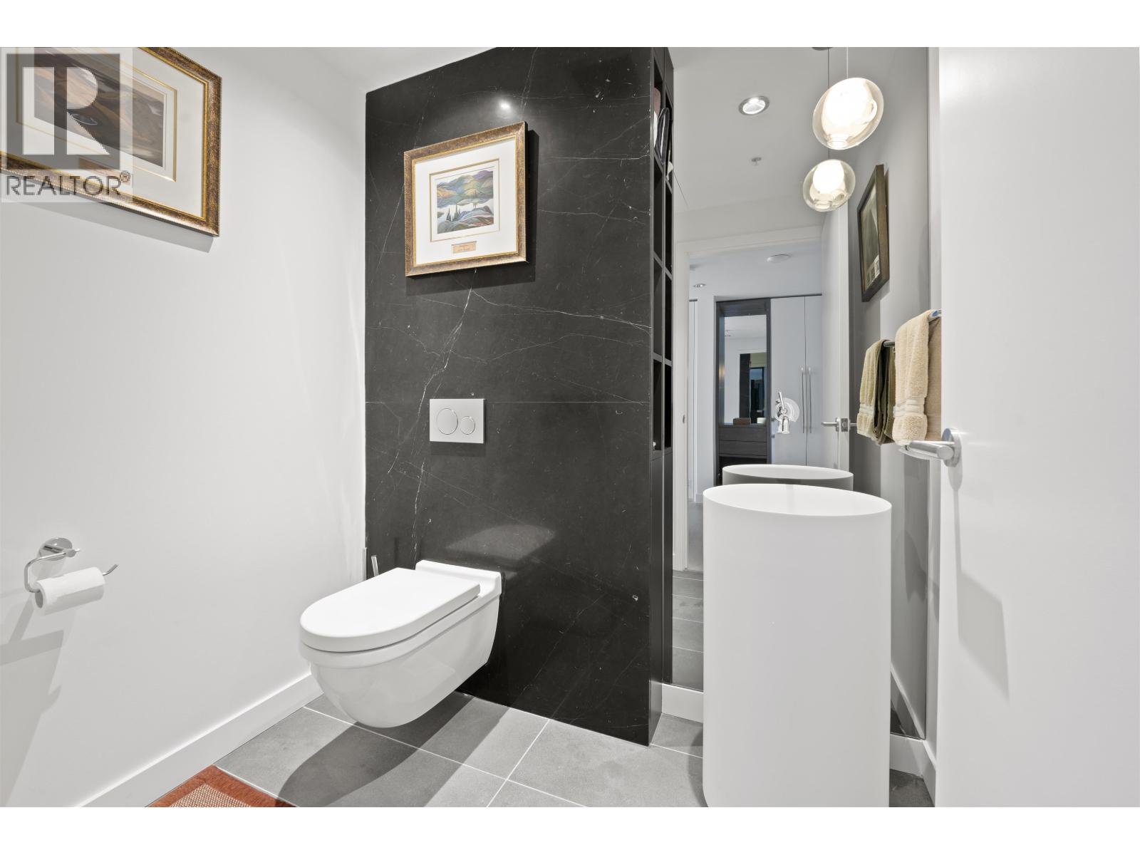 2 Bed, 3 Bath House for Rent in Vancouver – 4X10 1289 HORNBY STREET, Vancouver - Image 17