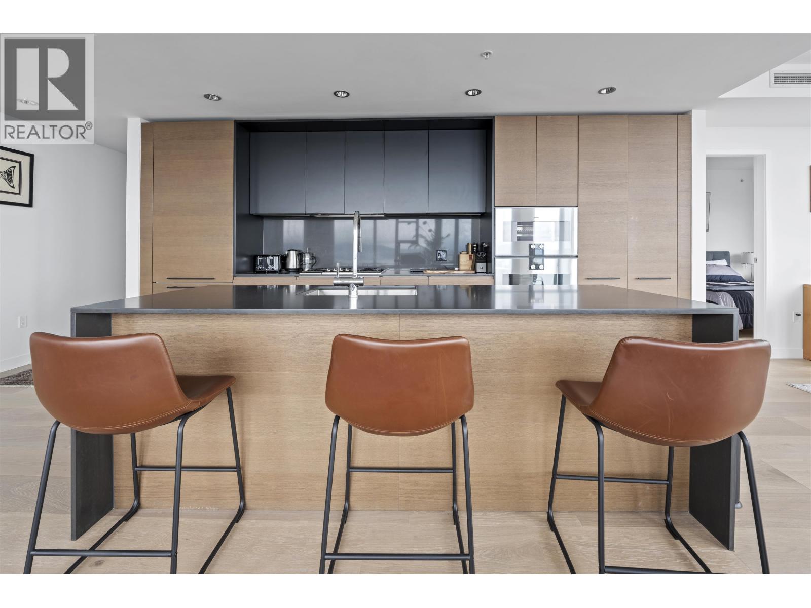 4X10 1289 HORNBY Street - photo 2