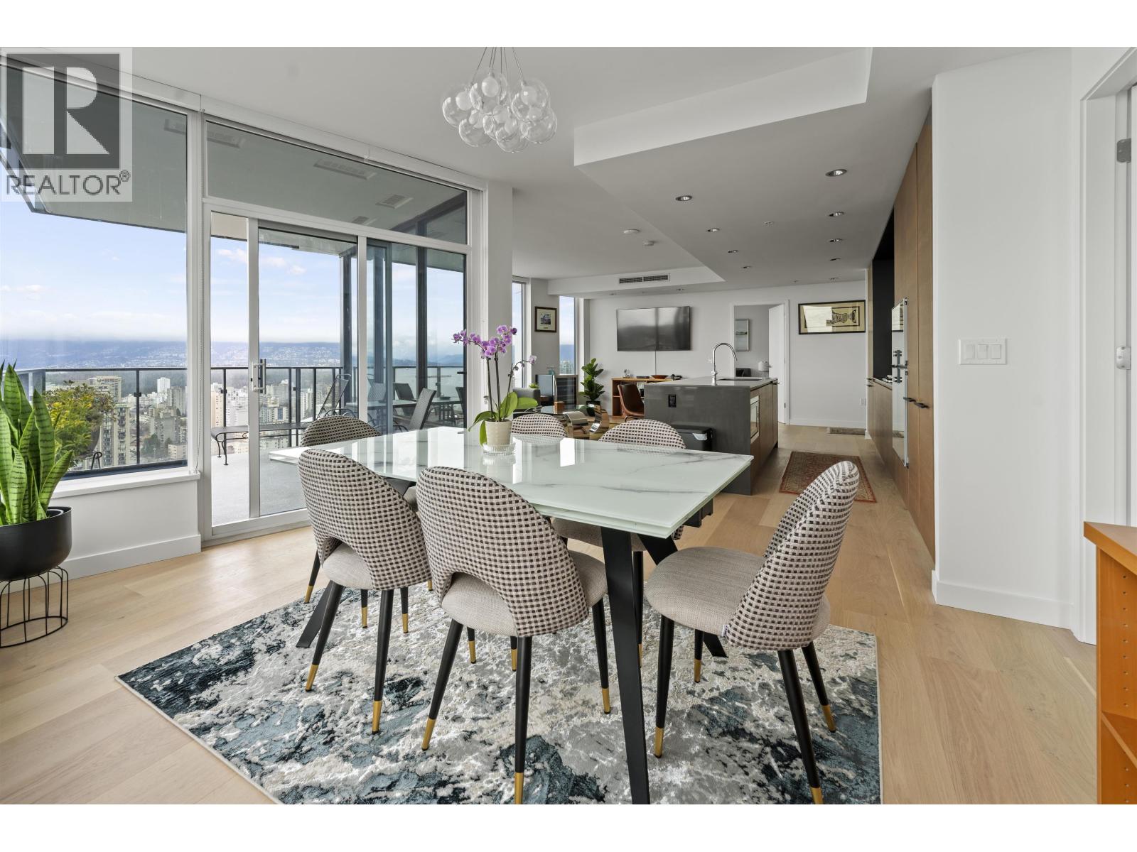 2 Bed, 3 Bath House for Rent in Vancouver – 4X10 1289 HORNBY STREET, Vancouver - Image 9