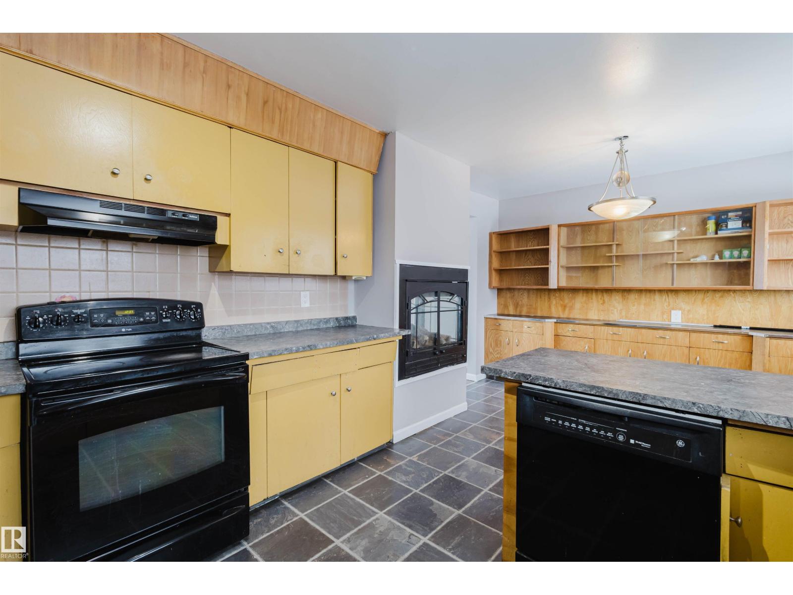 6048 105B STREET NW NW, Edmonton