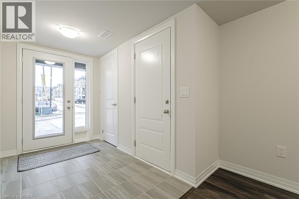 585 COLBORNE Unit 506 photo 4