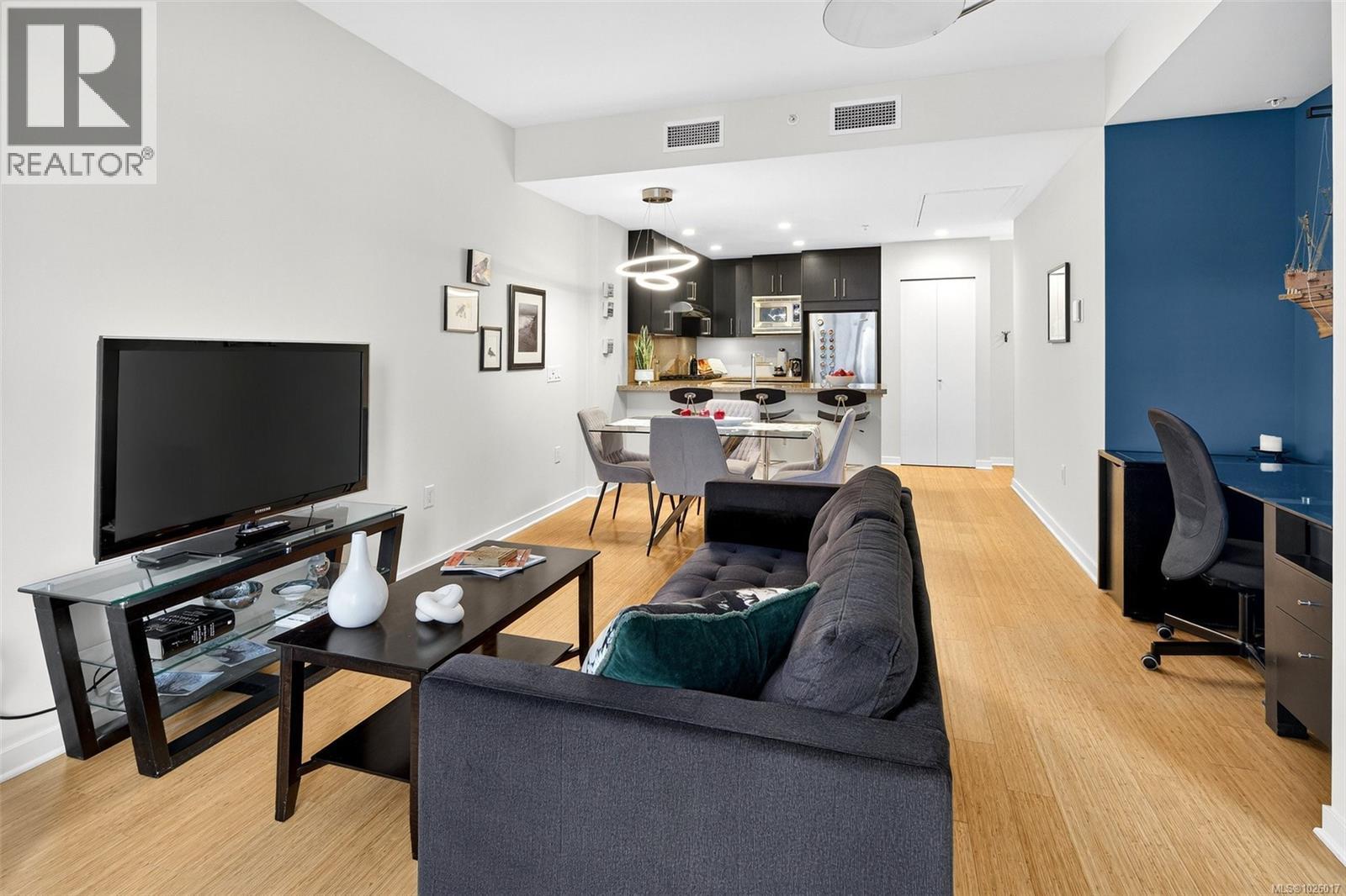 308 373 Tyee Road, Victoria