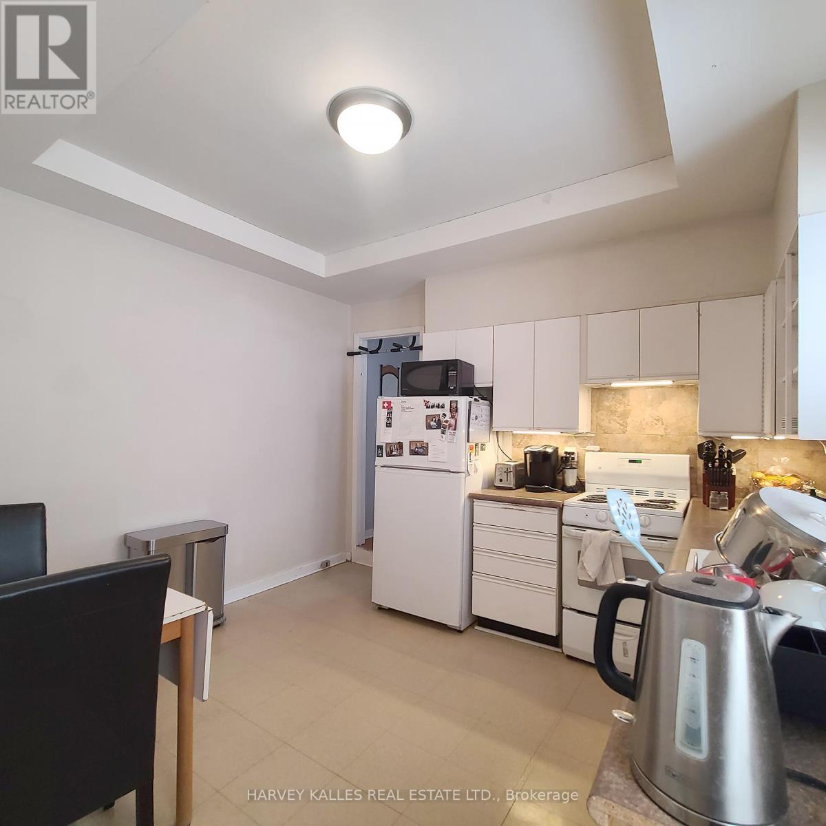 MAIN - 327 HOWLAND AVENUE - Photo 4 of 12, Toronto (Casa Loma), Ontario