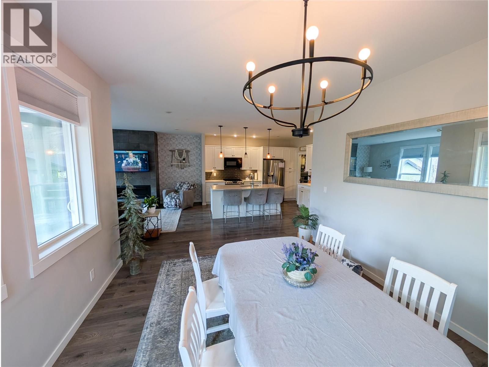 2710 BEACHMOUNT CRESCENT - 6