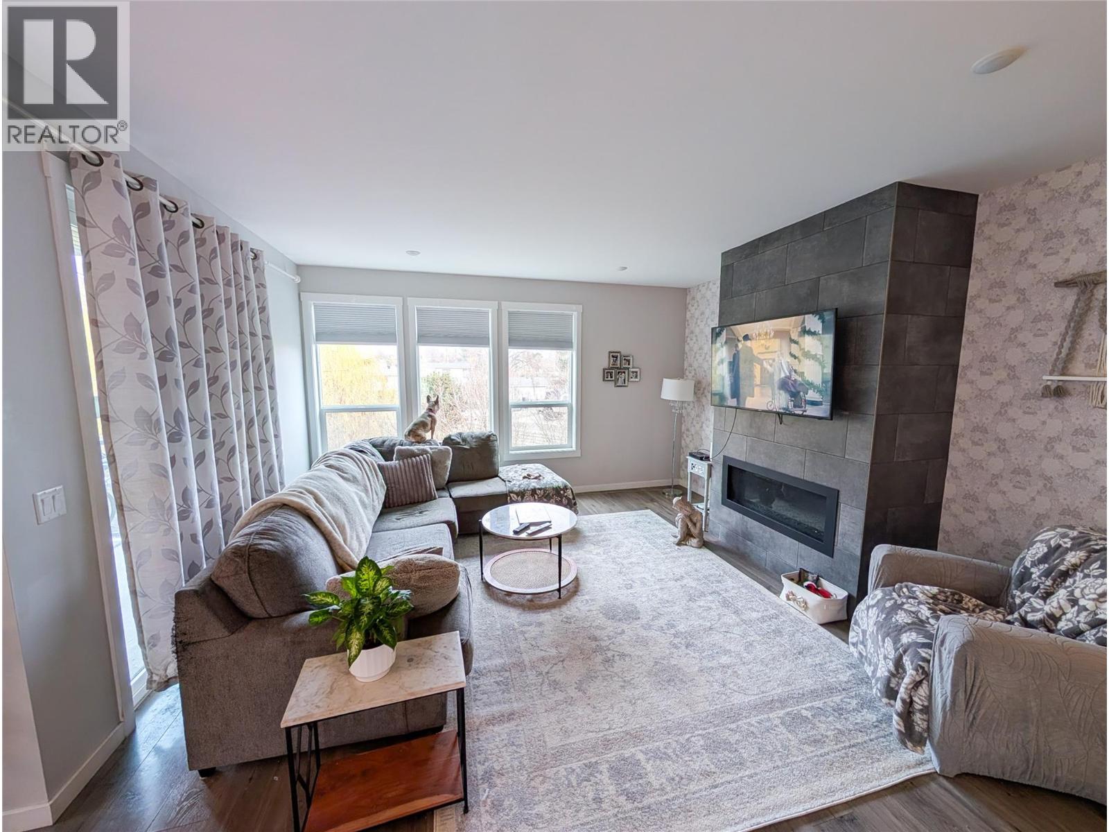 2710 BEACHMOUNT CRESCENT - 7