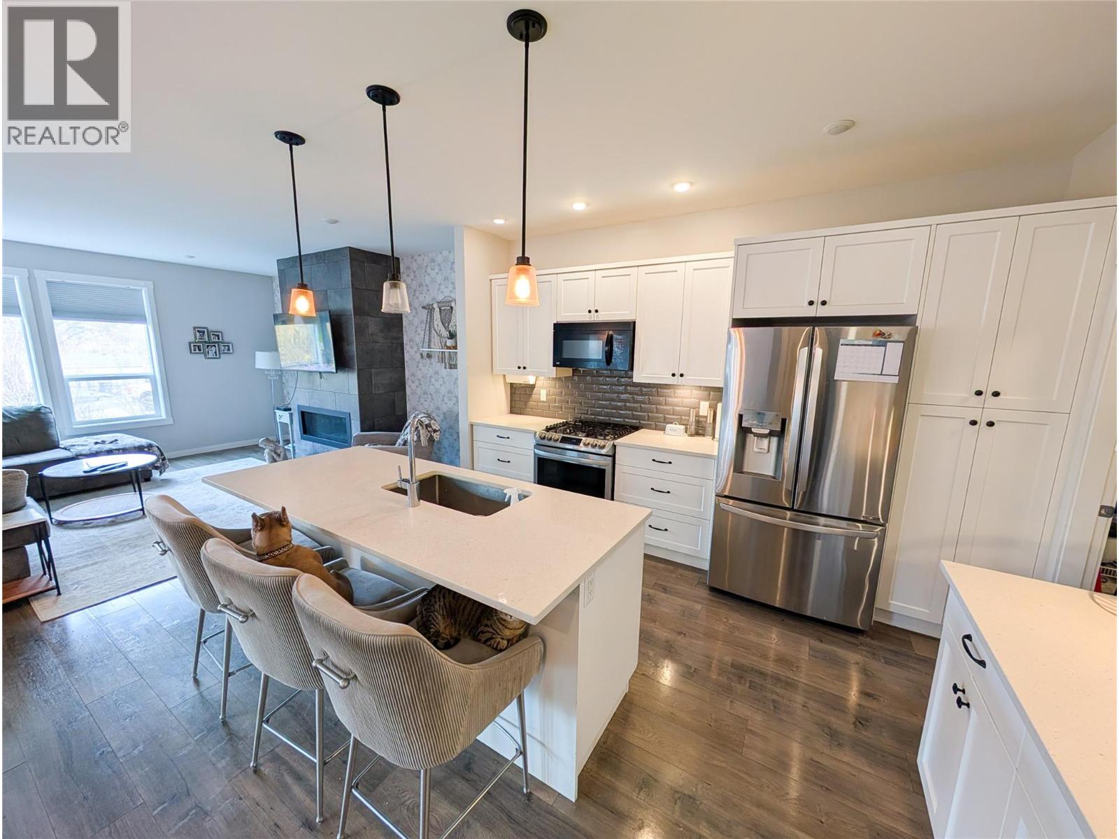 2710 BEACHMOUNT CRESCENT - 10