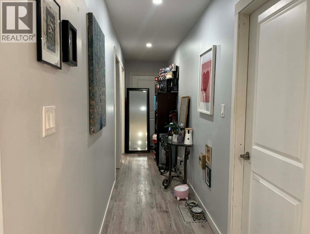 2710 BEACHMOUNT CRESCENT - 45