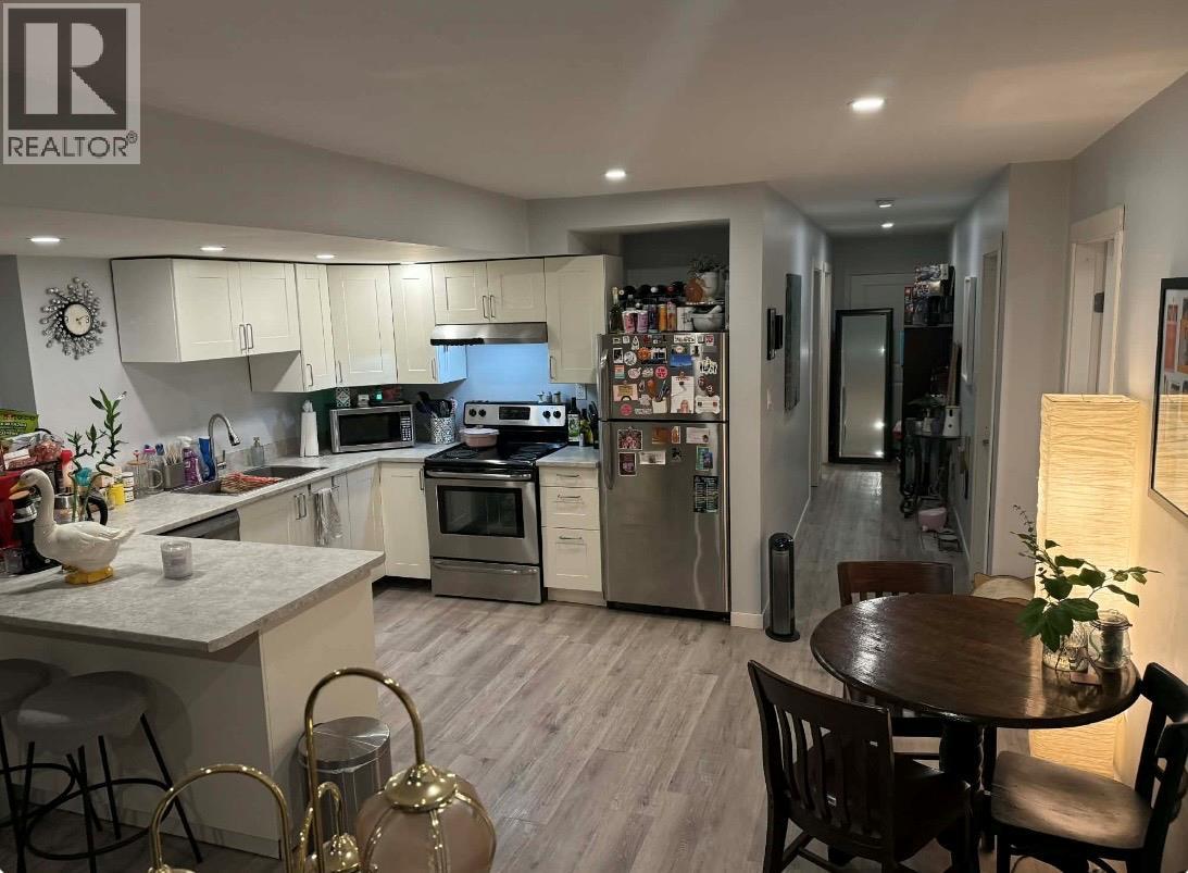 2710 BEACHMOUNT CRESCENT - 41