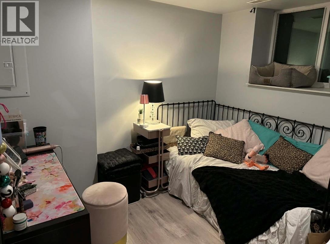 2710 BEACHMOUNT CRESCENT - 50