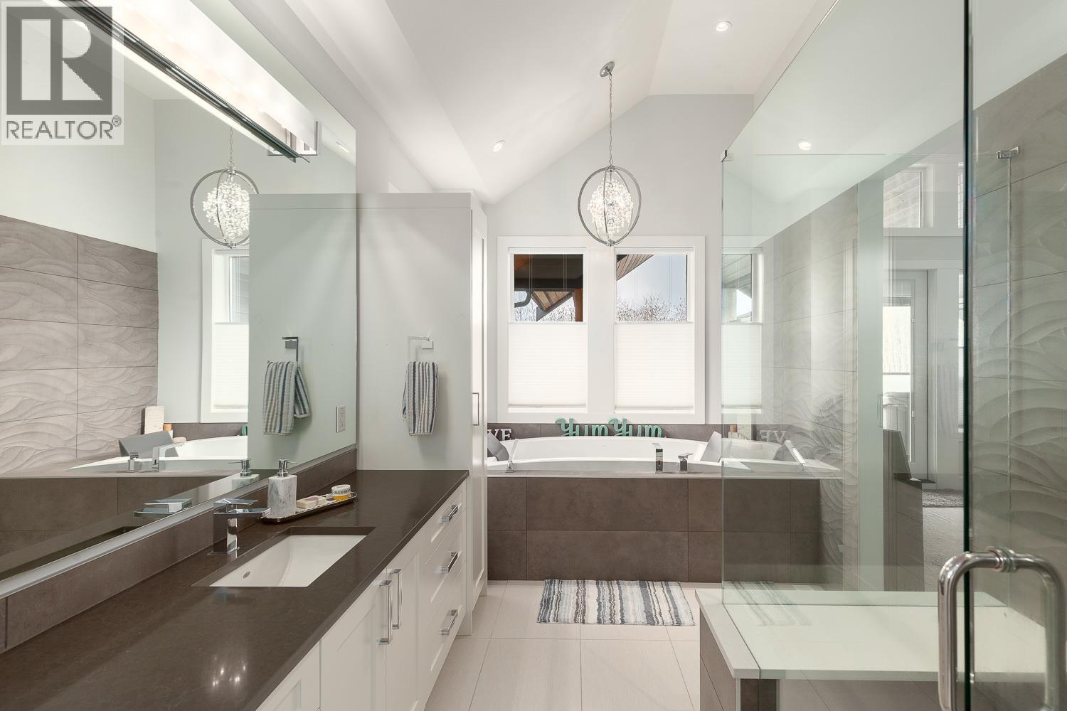 40257 ARISTOTLE DRIVE, Squamish