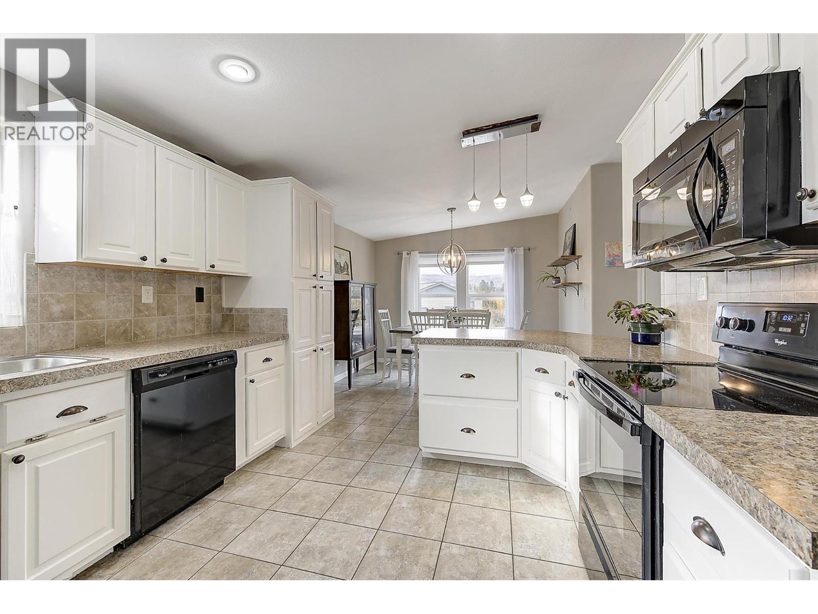 612 2440 Old Okanagan Highway, Westbank