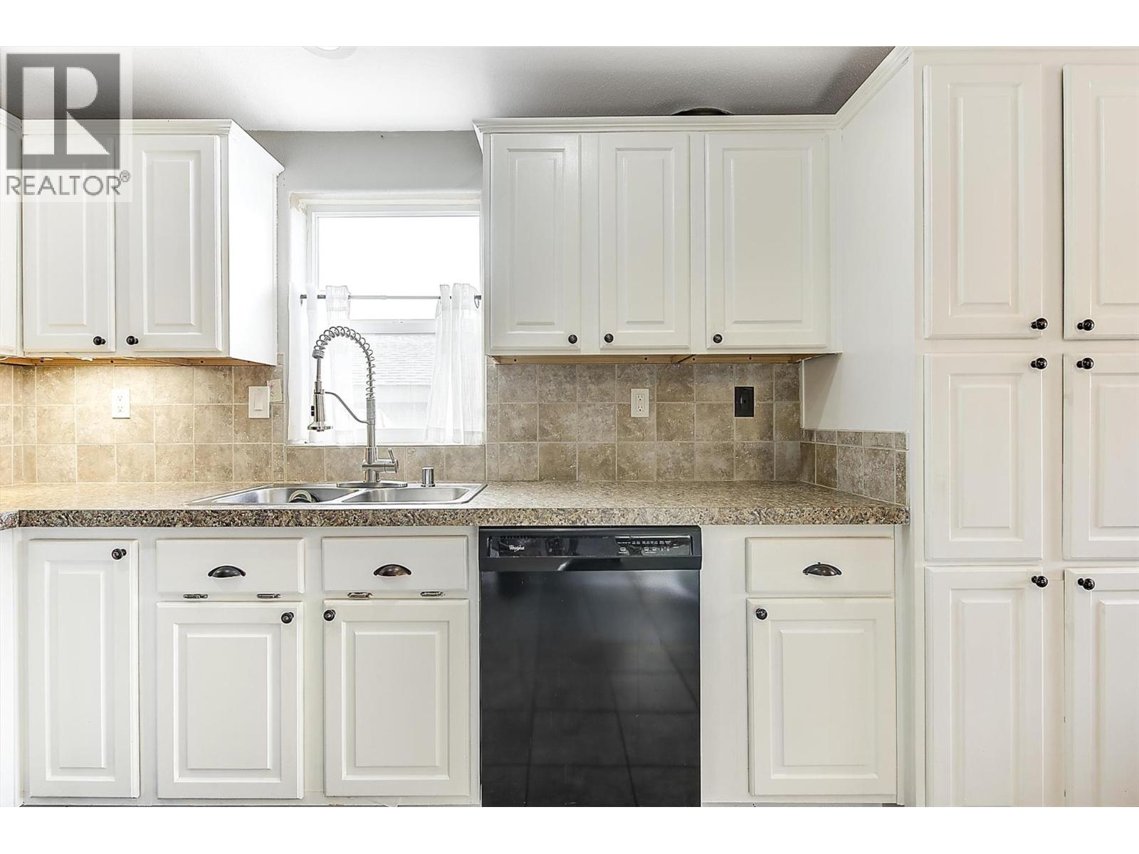 612 2440 Old Okanagan Highway, Westbank