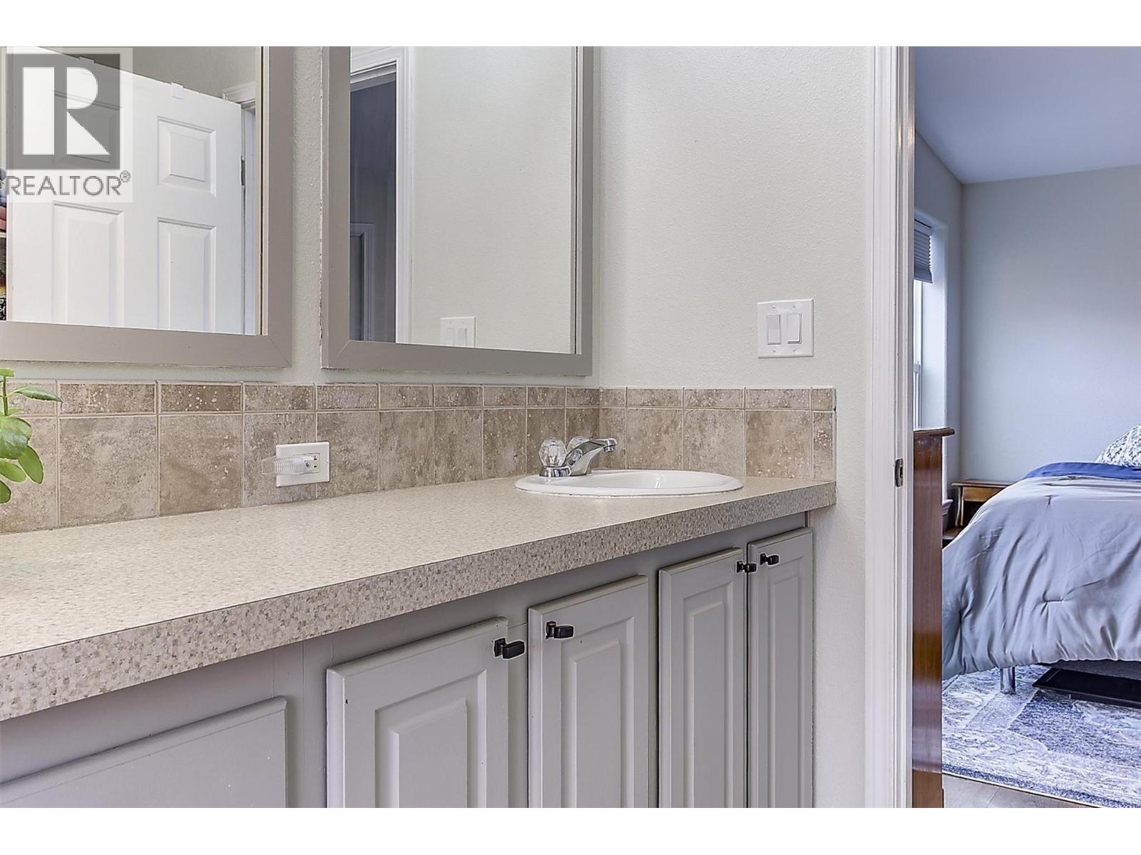 612 2440 Old Okanagan Highway, Westbank