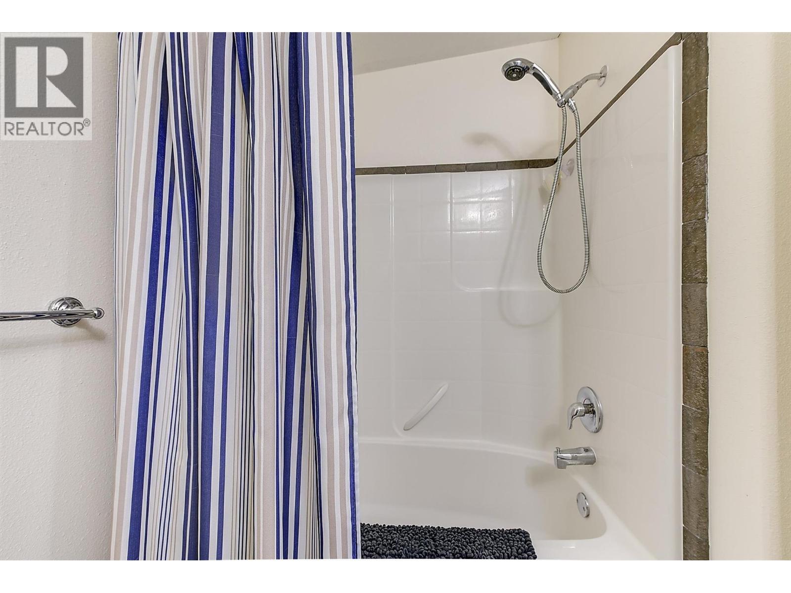 612 2440 Old Okanagan Highway, Westbank