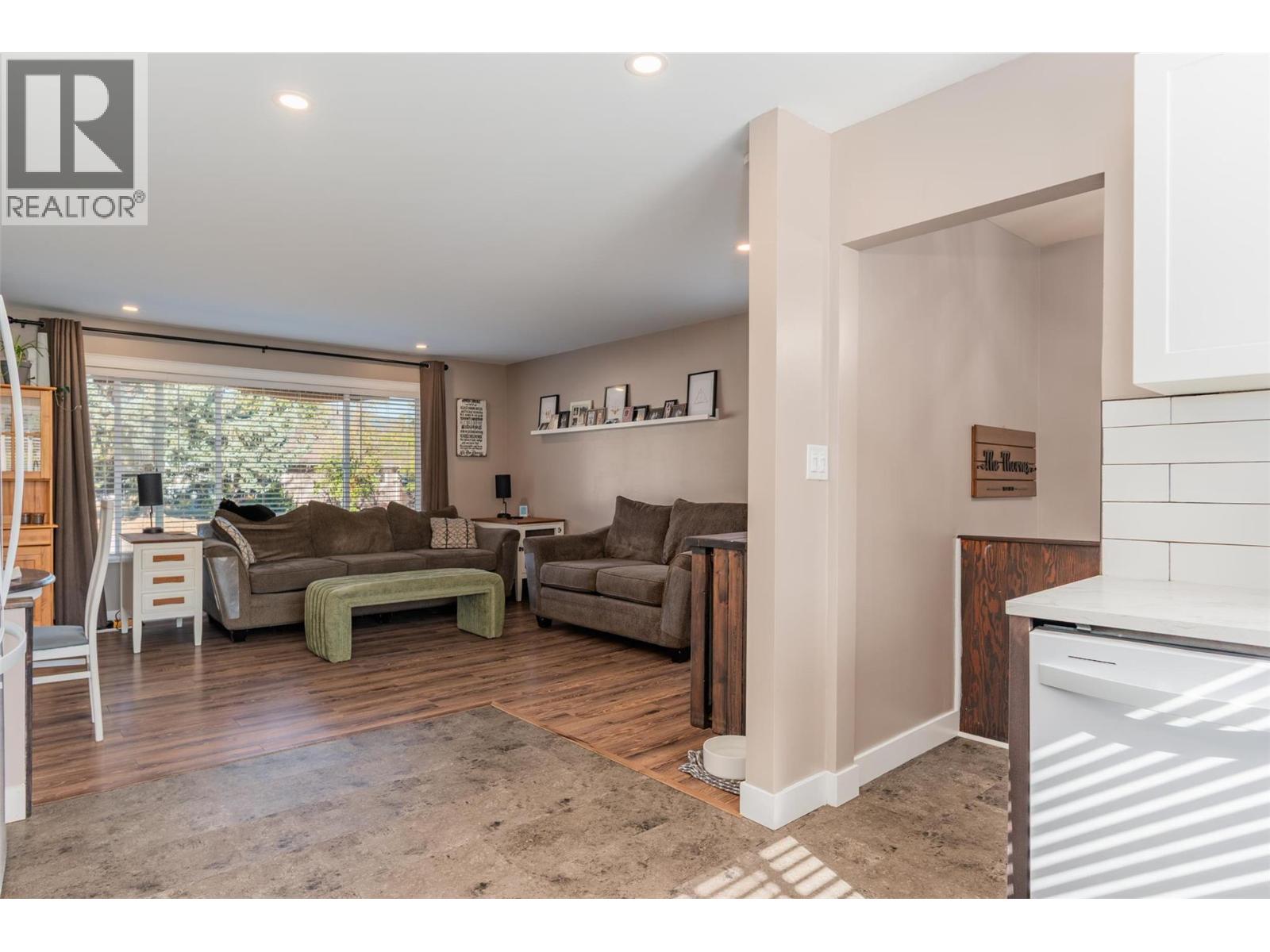 204 PINEWOOD Drive, Castlegar