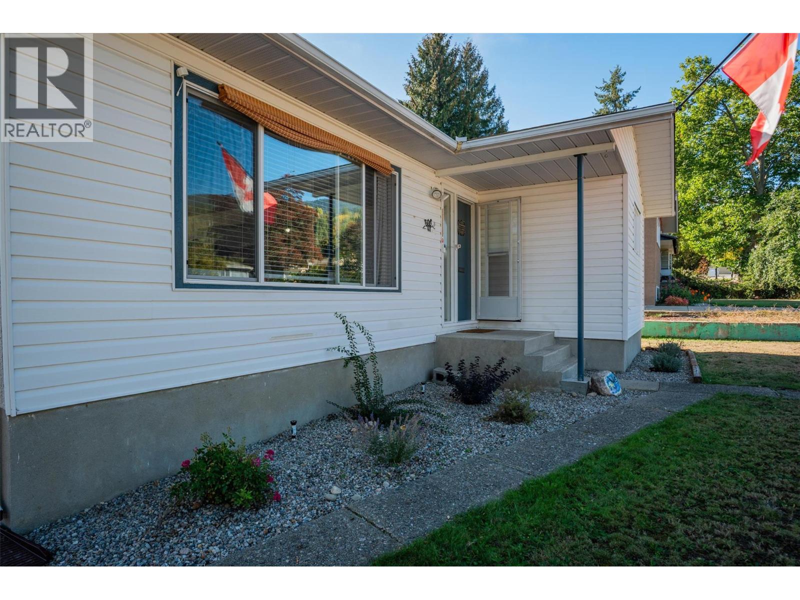 204 PINEWOOD Drive, Castlegar