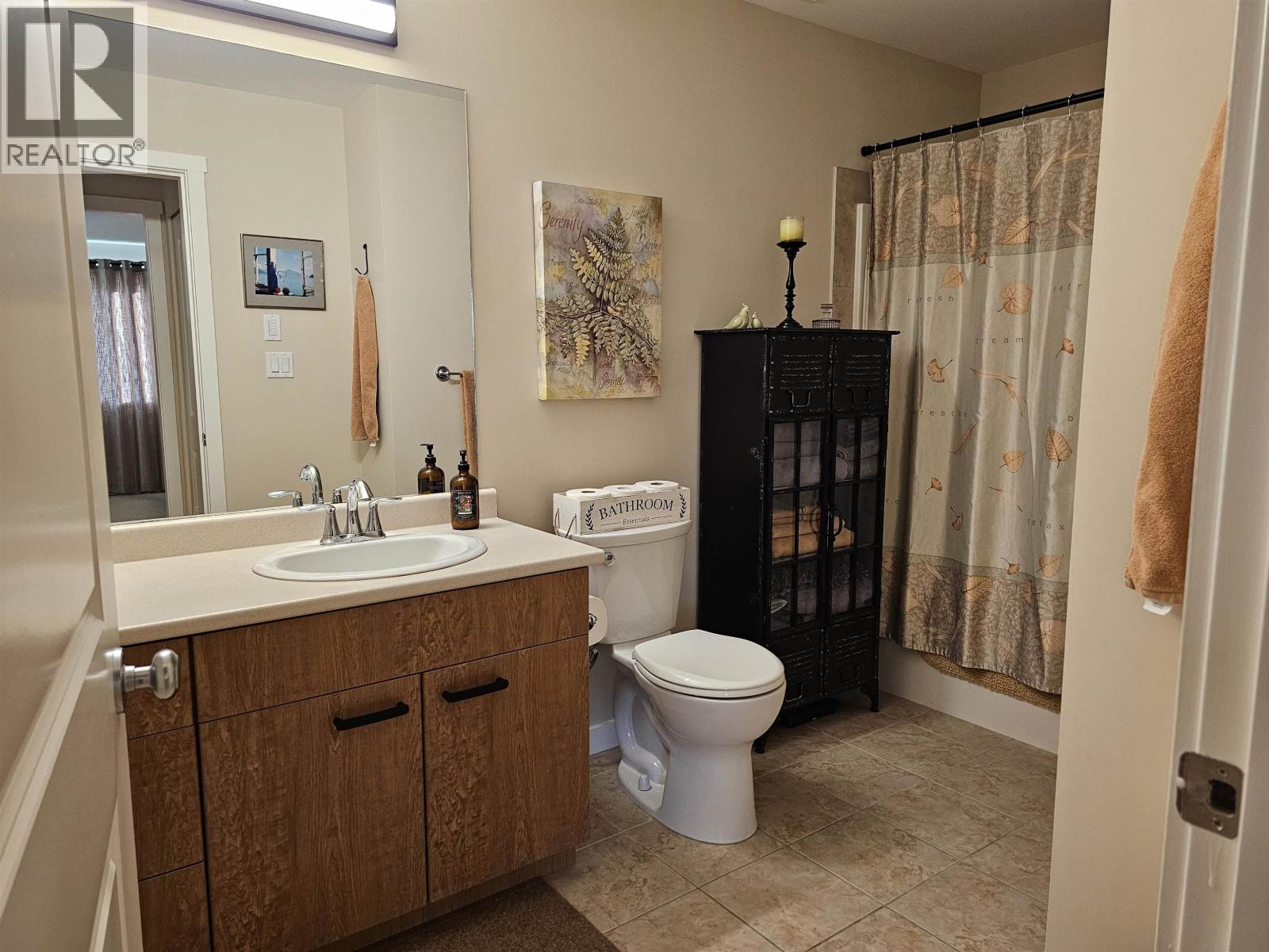 404 5631 INLET AVENUE, Sechelt