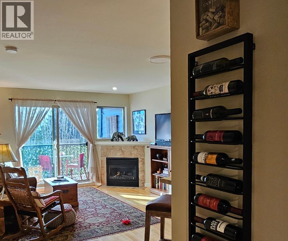 404 5631 INLET AVENUE, Sechelt