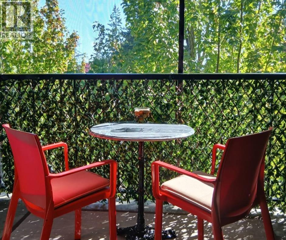 404 5631 INLET AVENUE, Sechelt