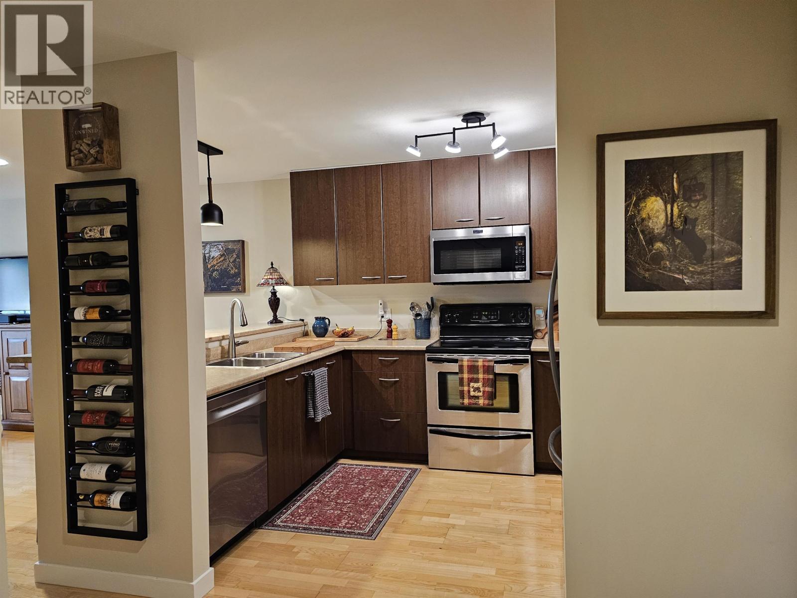 404 5631 INLET AVENUE, Sechelt