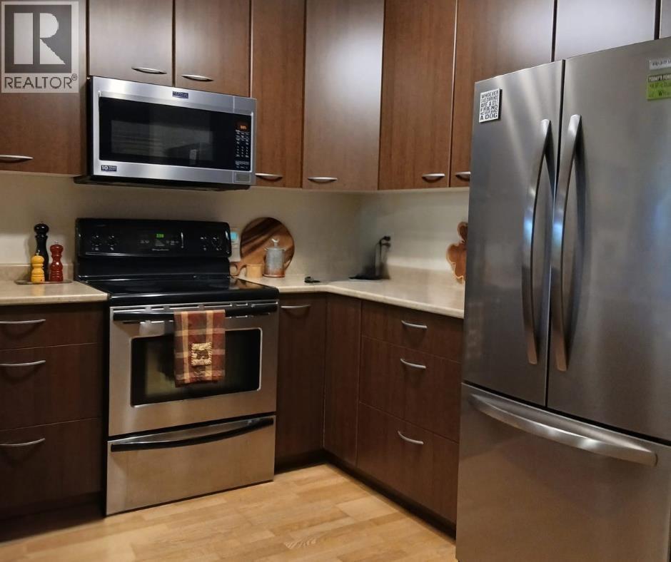 404 5631 INLET AVENUE, Sechelt