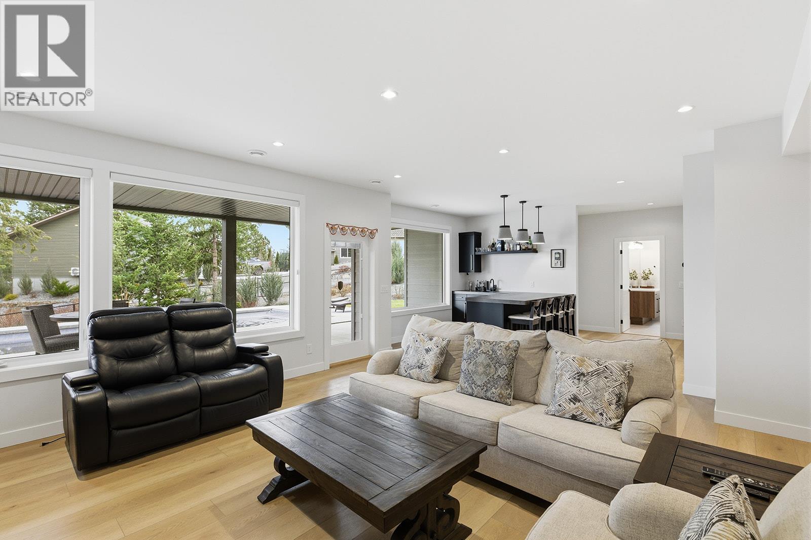 10283 Beacon Hill Drive, Lake Country