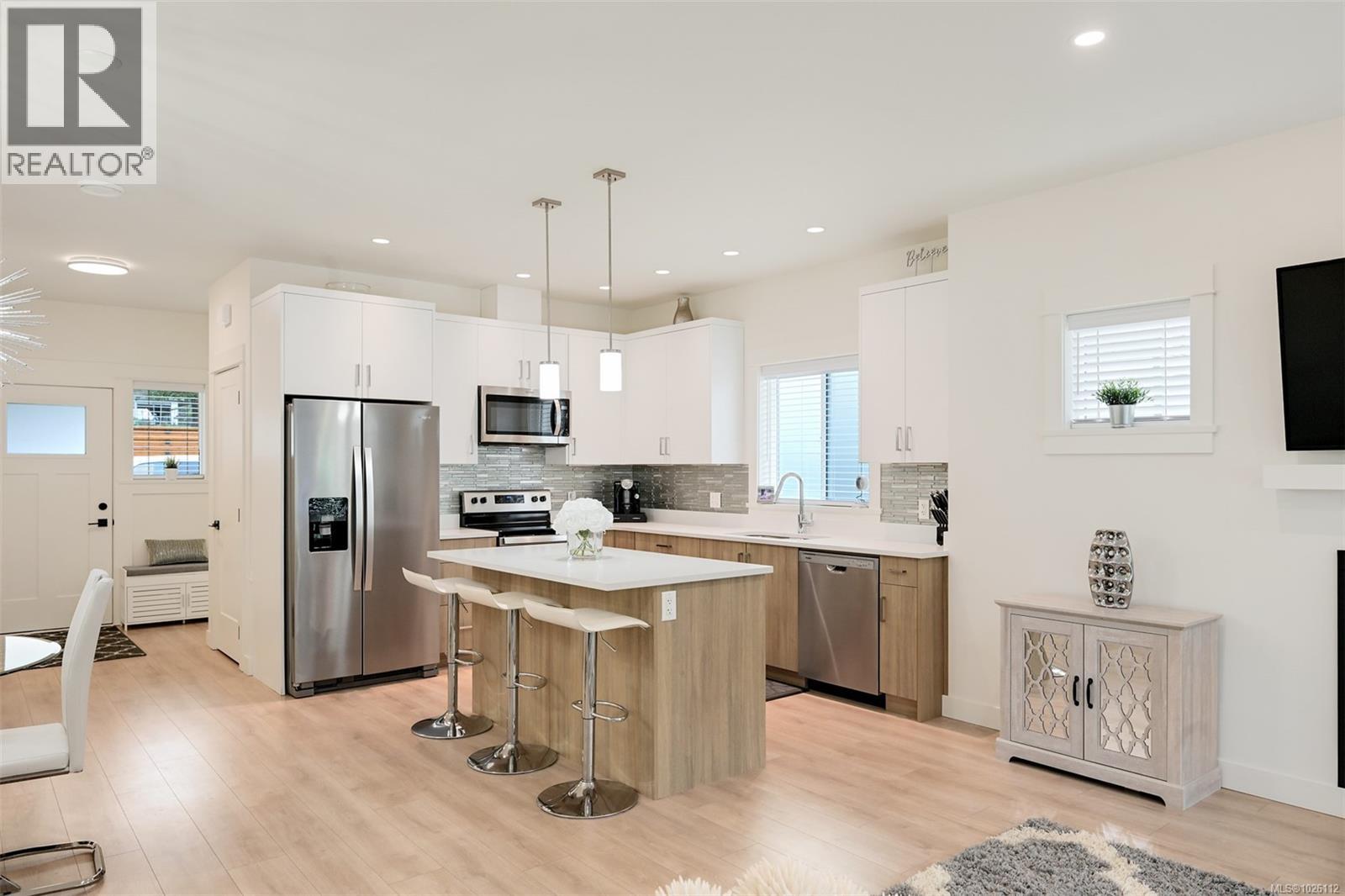  813 Tomack Loop, Langford