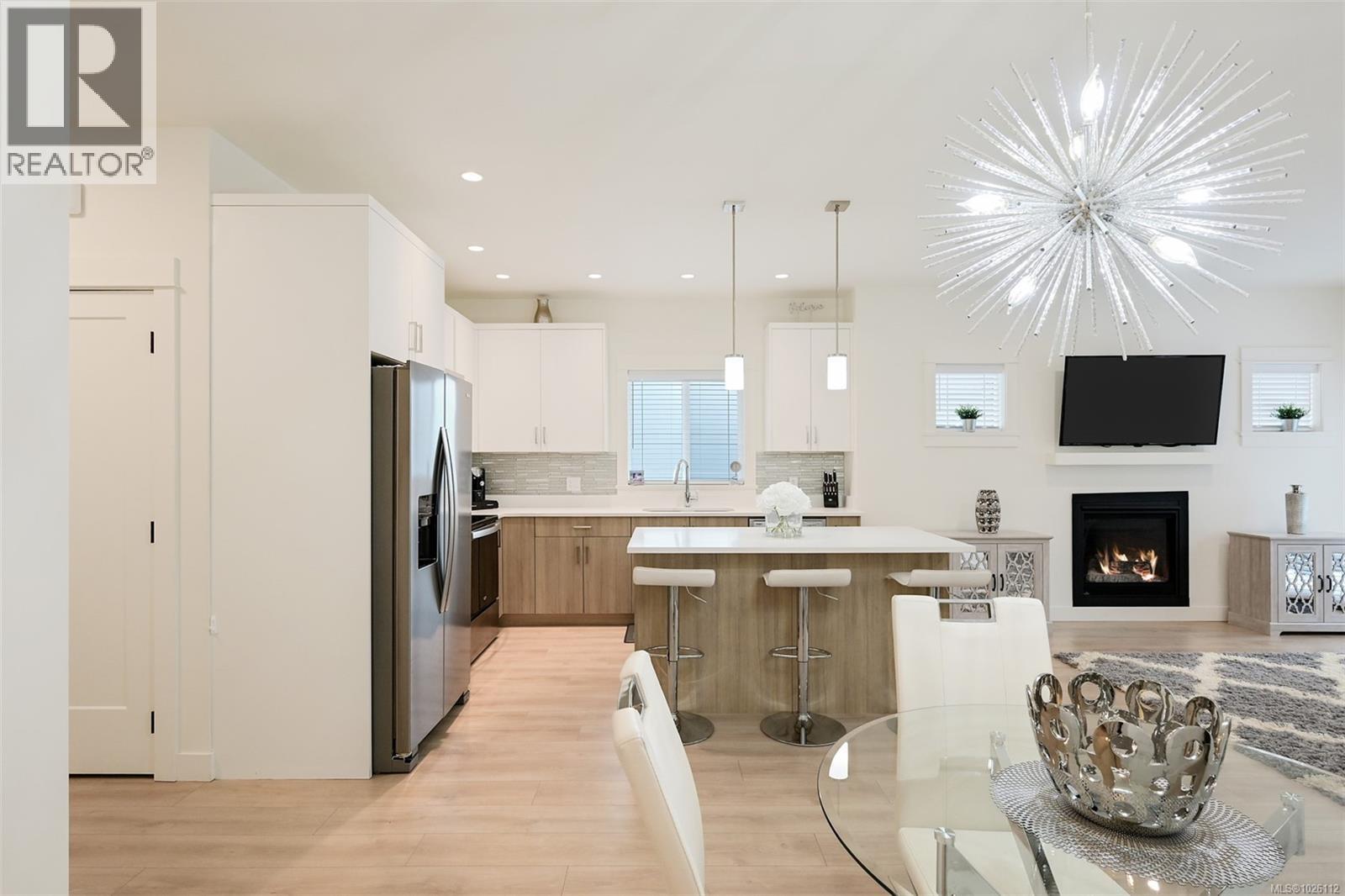  813 Tomack Loop, Langford