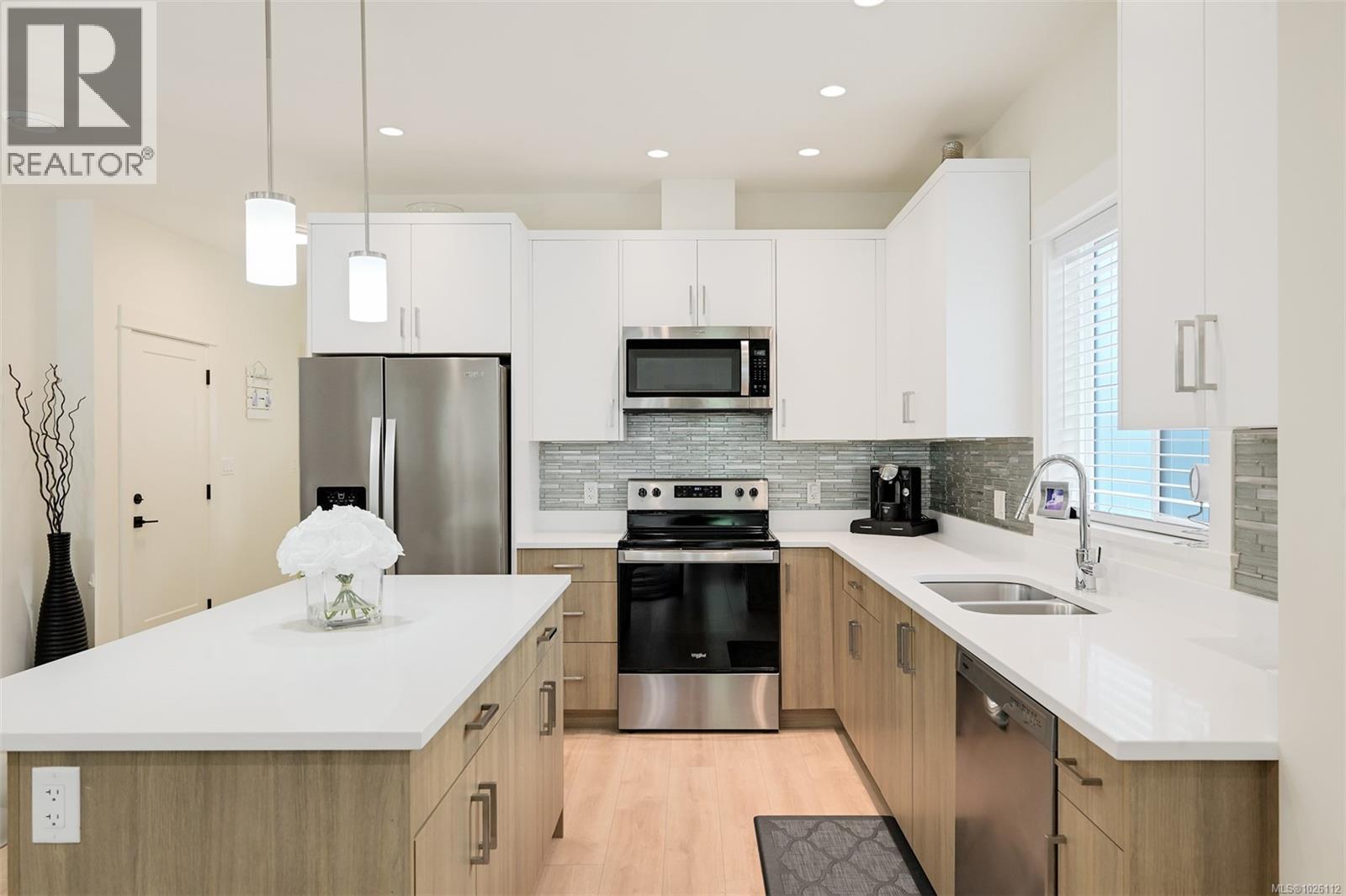  813 Tomack Loop, Langford